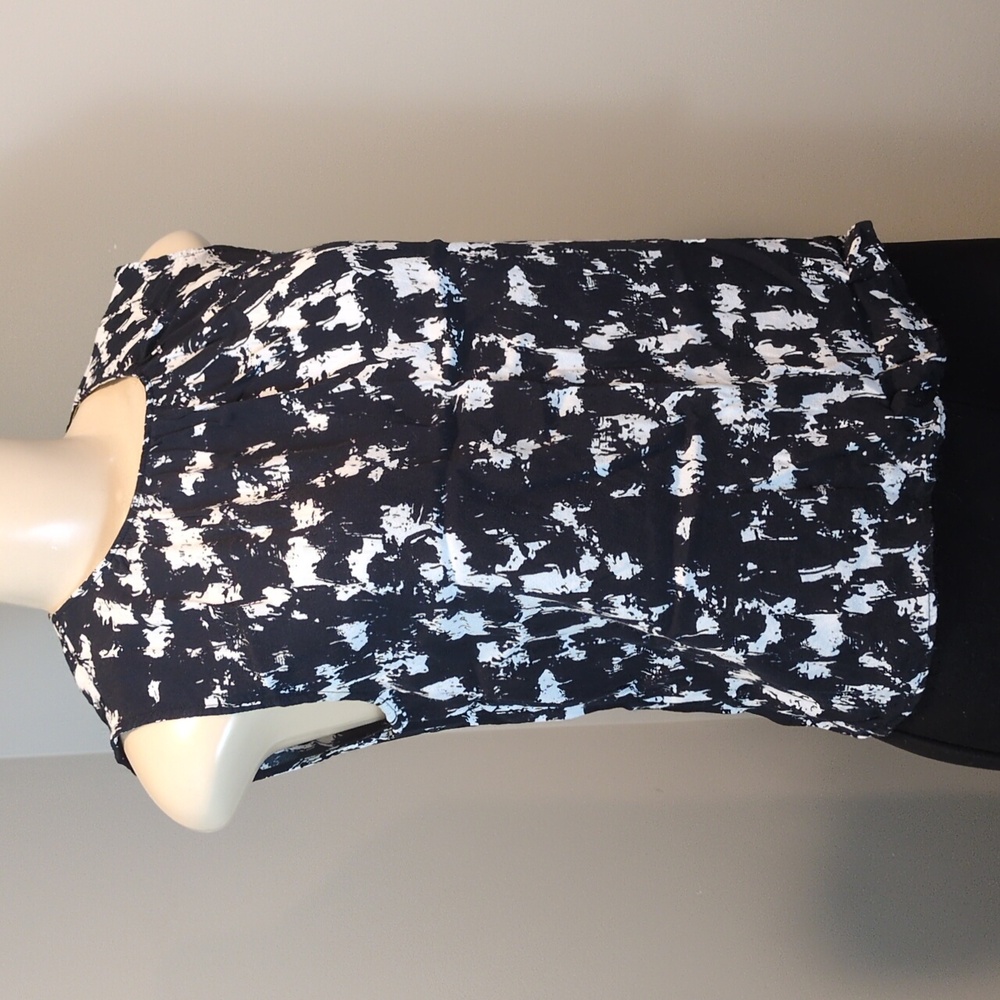 Uniqlo Abstract Black White Print Flowy Sleeveless Tank Top Women's XS